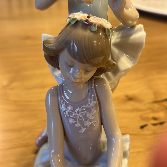 Lladro. First Ballet. Authentic and in perfect condition. Stamped on bottom. - Picture 12 of 12